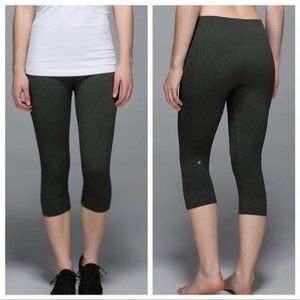 Lululemon Seamlessly Street Crop Capri